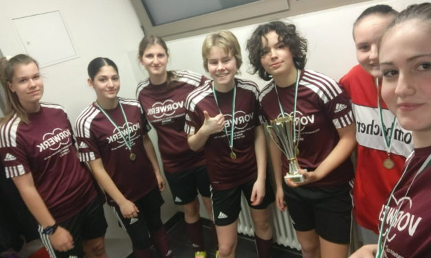 B-Juniorinnen: 2. Platz beim Turnier in Frankfurt