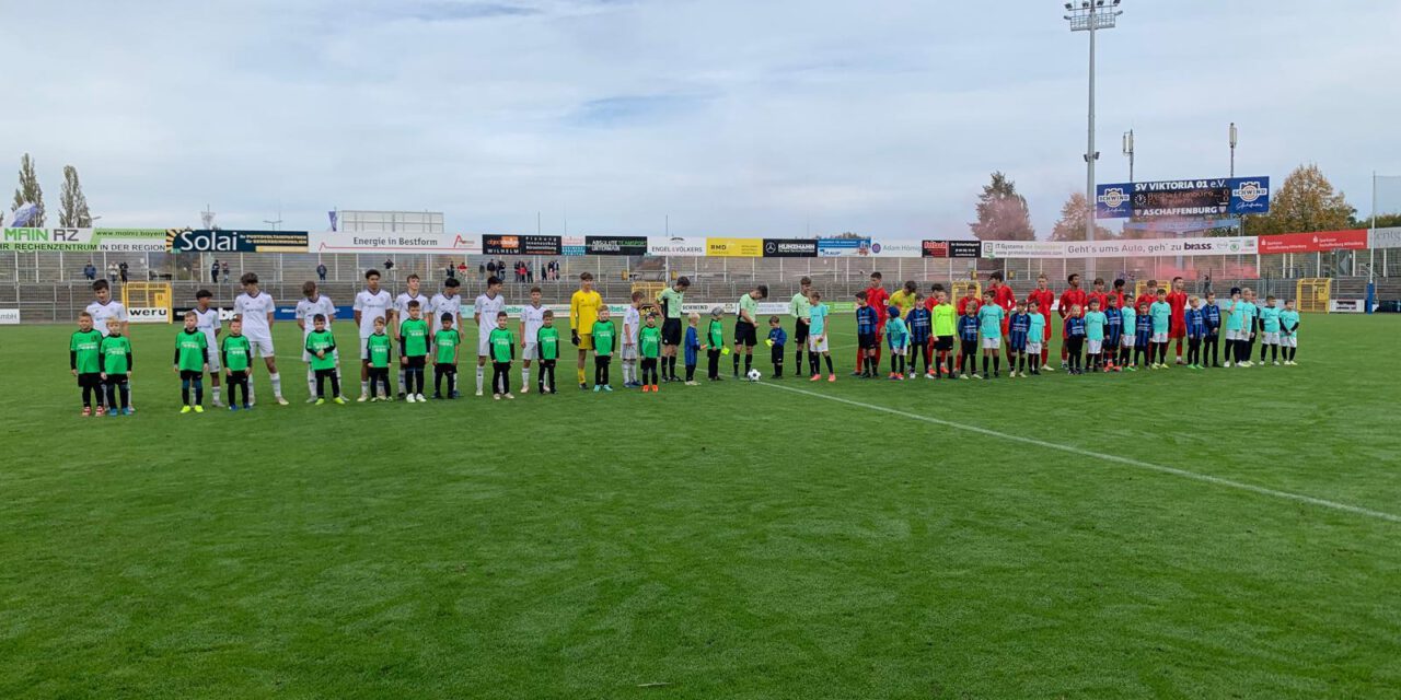 TSV Mainaschaff stellt Einlaufkinder beim U15-Spiel der Viktoria Aschaffenburg gegen den FC Bayern München – Campus Team